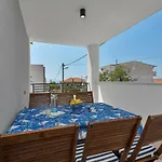 アパート Lovreta - Ivano